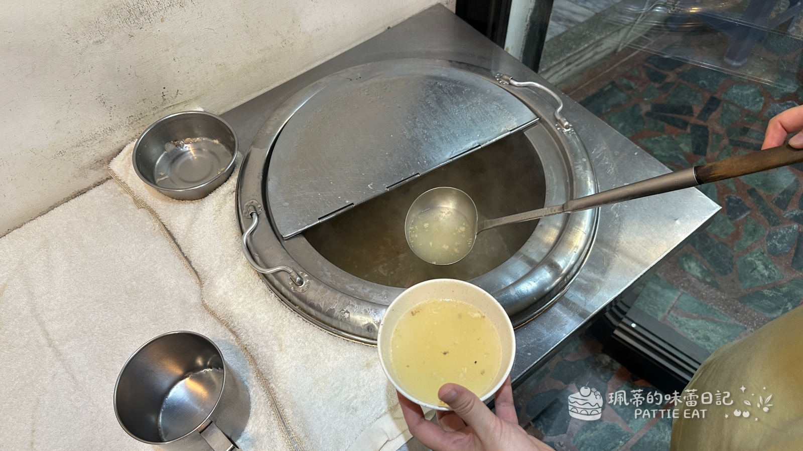 板橋美食 富林鐵板燒｜在地人天天排隊的平價首選！130元起跳、脆口青菜配超濃郁大骨湯喝到飽 @珮蒂的味蕾日記