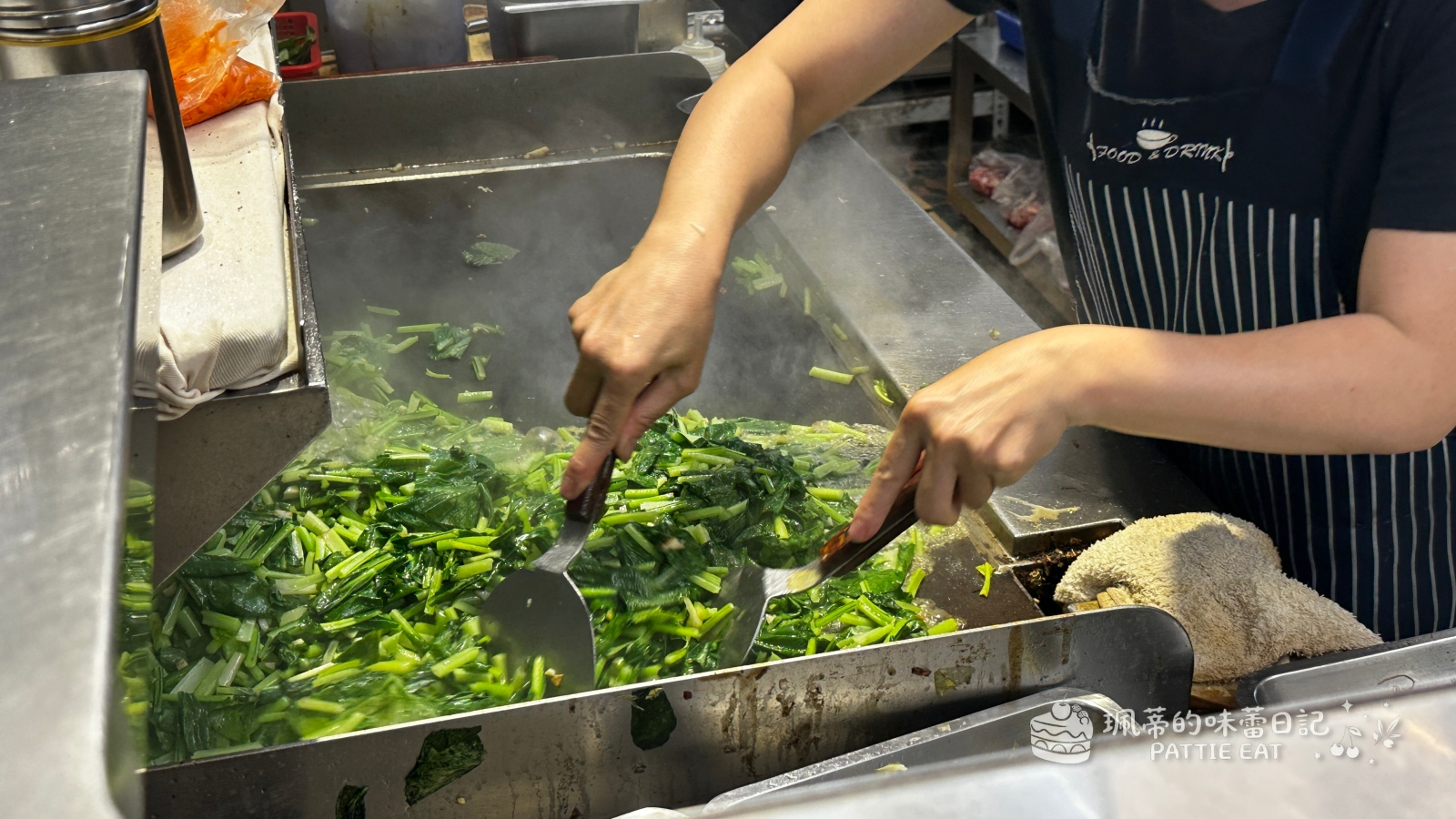 板橋美食 富林鐵板燒｜在地人天天排隊的平價首選！130元起跳、脆口青菜配超濃郁大骨湯喝到飽 @珮蒂的味蕾日記