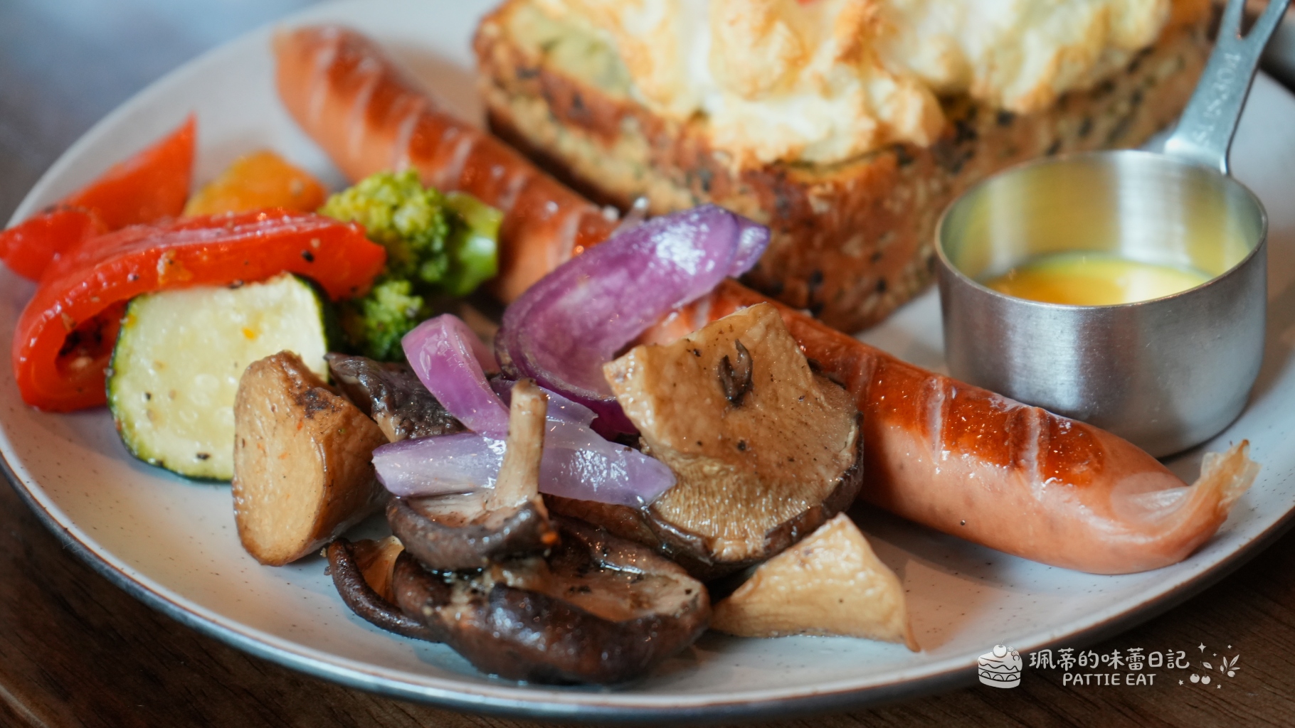 新北板橋 白霧時光｜2026板橋早午餐推薦 不限時好停車 傑仕堡、新埔捷運站必吃質感餐廳 @珮蒂的味蕾日記