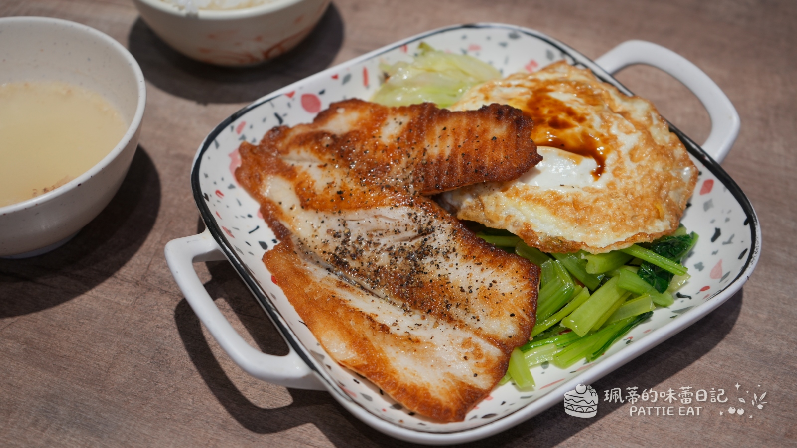 板橋美食 富林鐵板燒｜在地人天天排隊的平價首選！130元起跳、脆口青菜配超濃郁大骨湯喝到飽 @珮蒂的味蕾日記