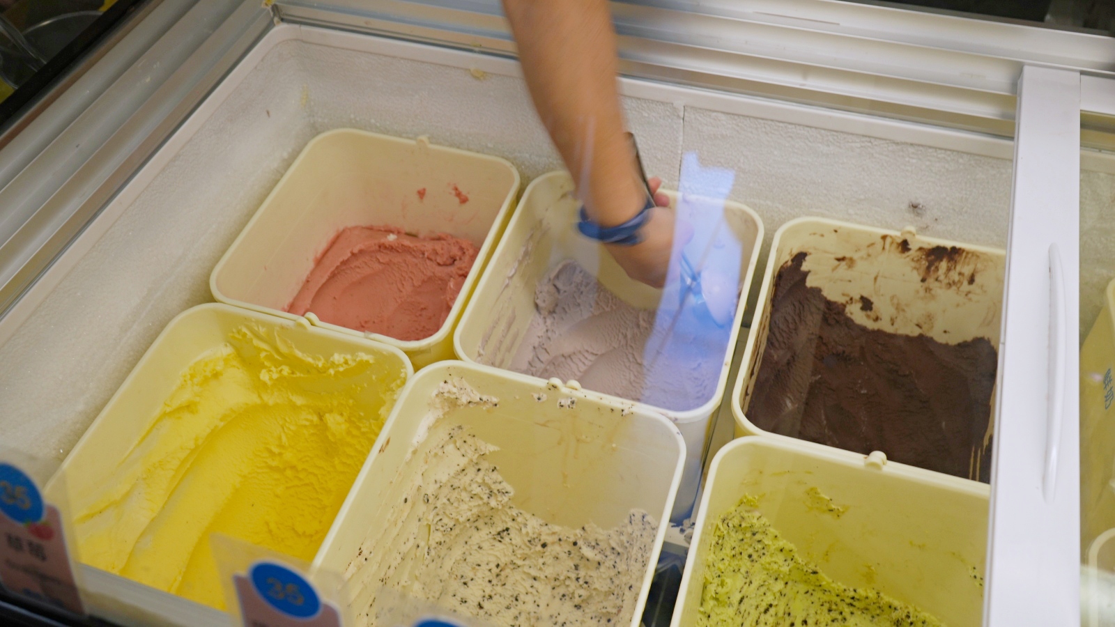 鳳林美食 三立冰淇淋 | 花蓮必吃 縱谷線最強冰淇淋!洛神、季節限定芒果,在地人的消暑祕境(含停車資訊/菜單) @珮蒂的味蕾日記