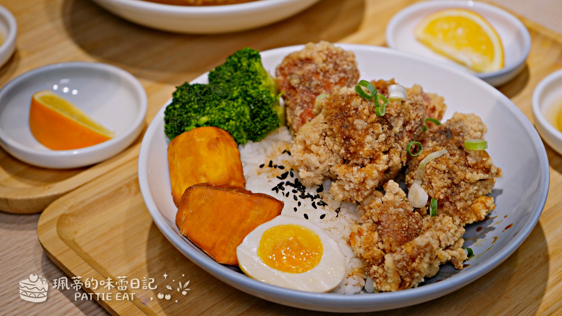 板橋美食推薦 任風咖哩｜加飯加醬免費 最低 160 元吃到飽 Google 4.7 星高評價 必點炸雞腿 含菜單價格 @珮蒂的味蕾日記
