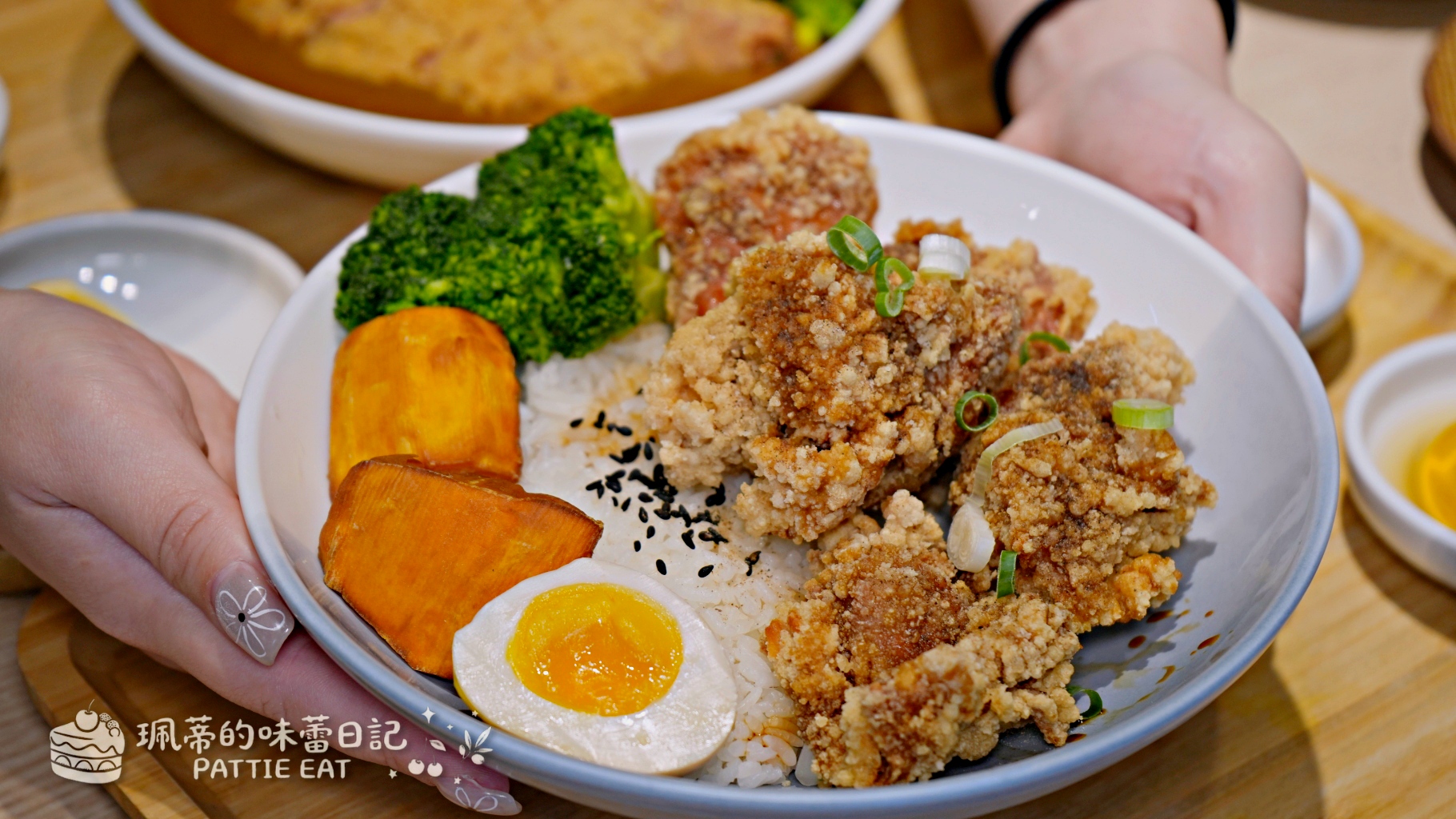 板橋美食推薦 任風咖哩｜加飯加醬免費 最低 160 元吃到飽 Google 4.7 星高評價 必點炸雞腿 含菜單價格 @珮蒂的味蕾日記