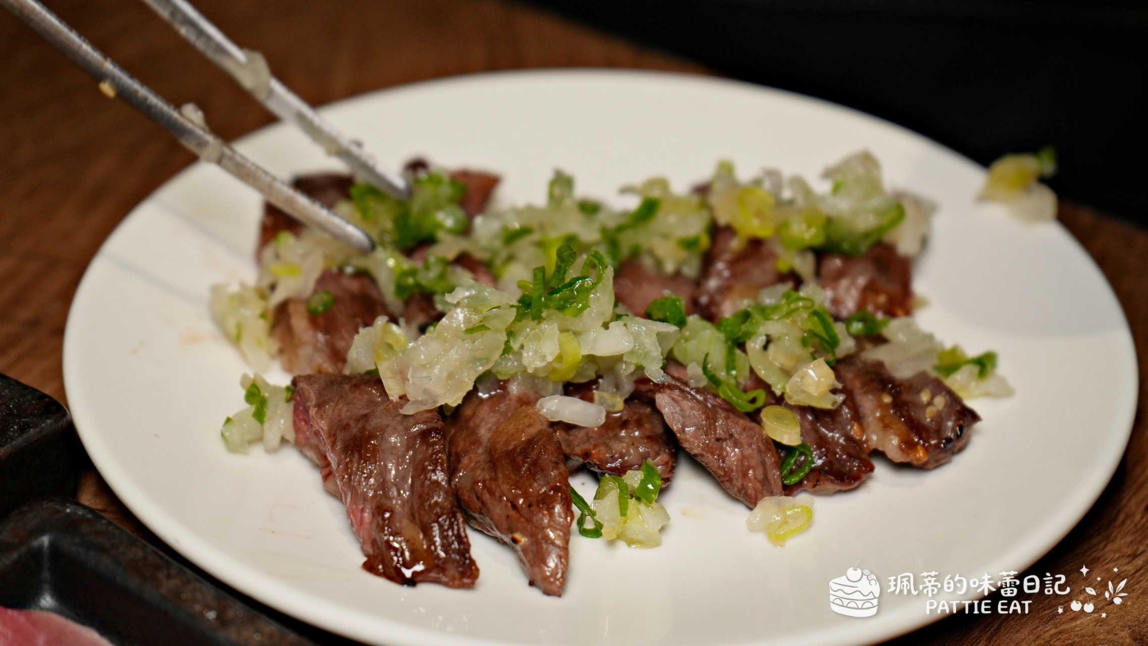 板橋美食 猴子燒肉｜板橋必吃高CP值燒肉 16道雙人和牛套餐 平價又大份量 聚餐慶生餐廳推薦 @珮蒂的味蕾日記