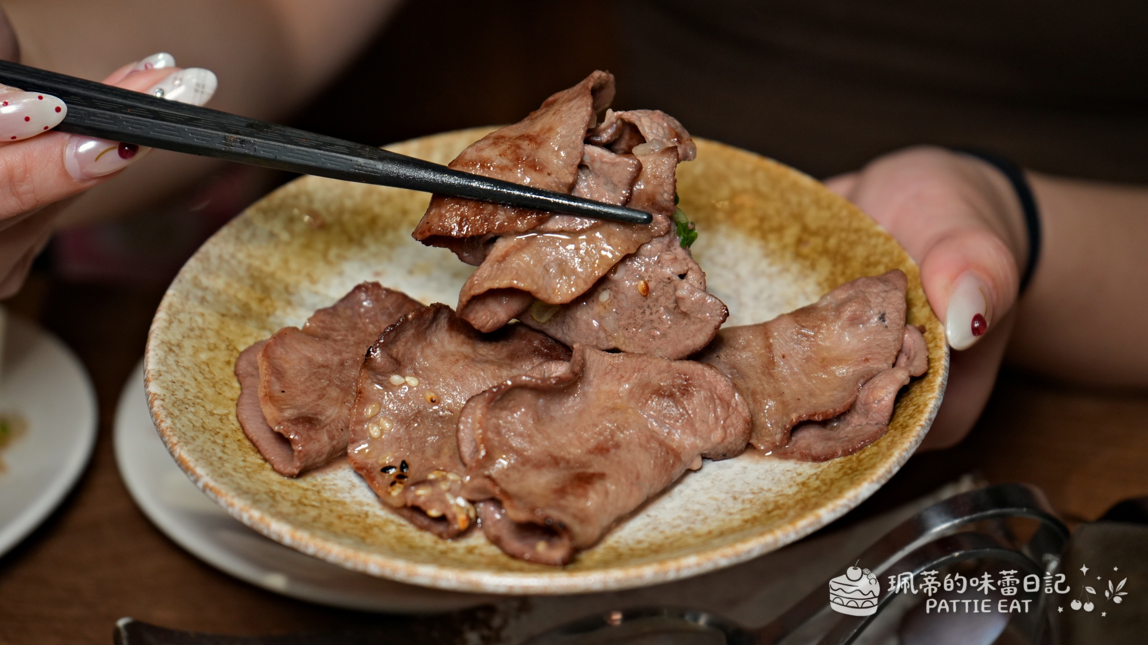 板橋美食 猴子燒肉｜板橋必吃高CP值燒肉 16道雙人和牛套餐 平價又大份量 聚餐慶生餐廳推薦 @珮蒂的味蕾日記