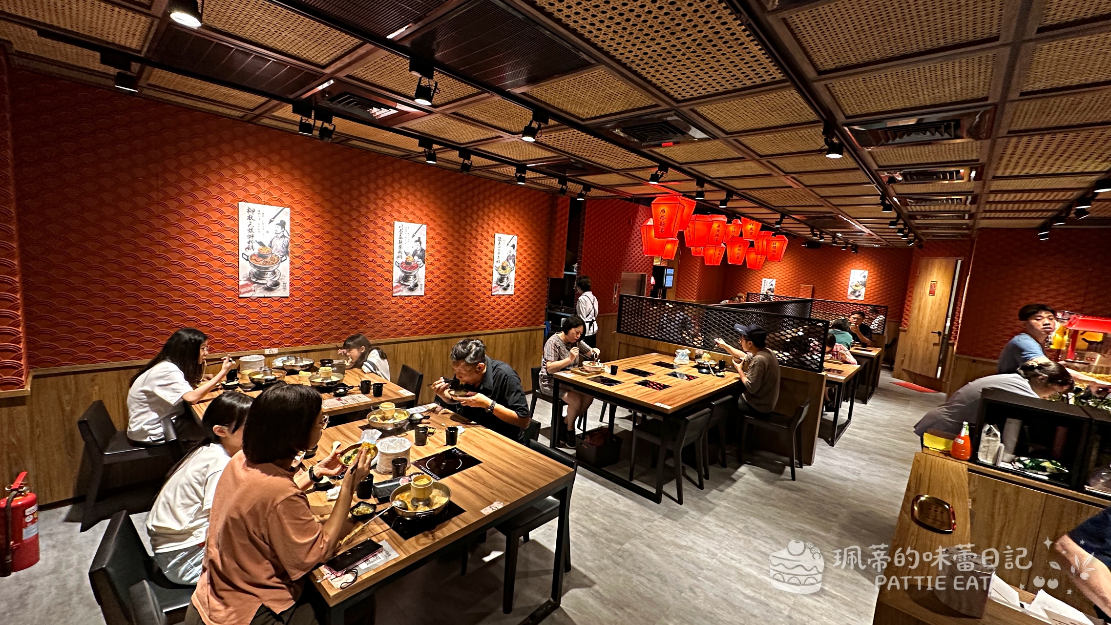 永和美食推薦 柳狀元螺螄粉鍋物 永和民生店｜只要200的平價美味小火鍋、螺獅粉 內用18樣自助吧免費吃到飽 @珮蒂的味蕾日記