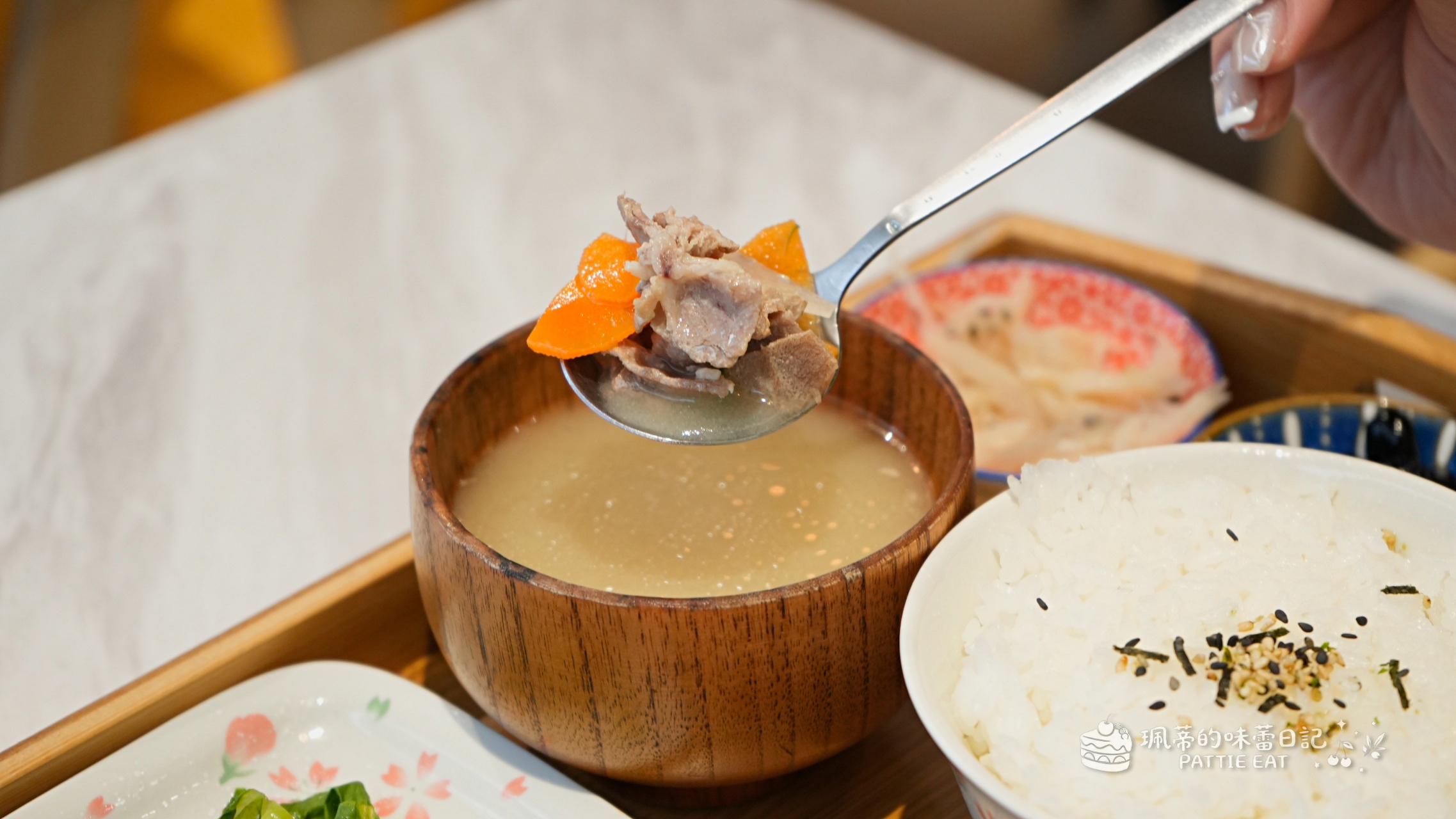板橋美食推薦 風日洋食｜捷運新埔站人氣美食 宮崎駿主題佈置日式洋食店 @珮蒂的味蕾日記