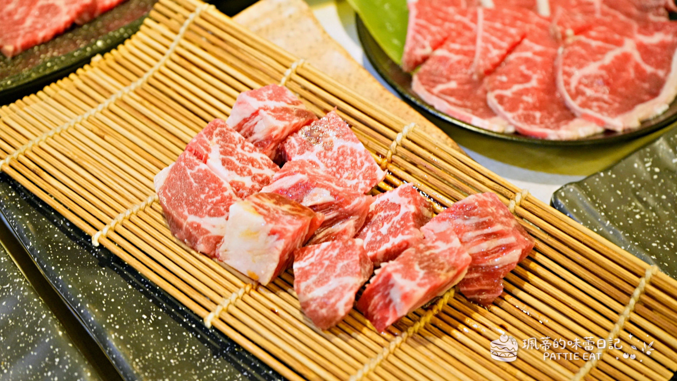 新莊美食推薦 饞饞燒肉｜不用1500就能A5和牛吃到飽 輔大捷運站平價火烤兩吃到飽 內附最新菜單 @珮蒂的味蕾日記