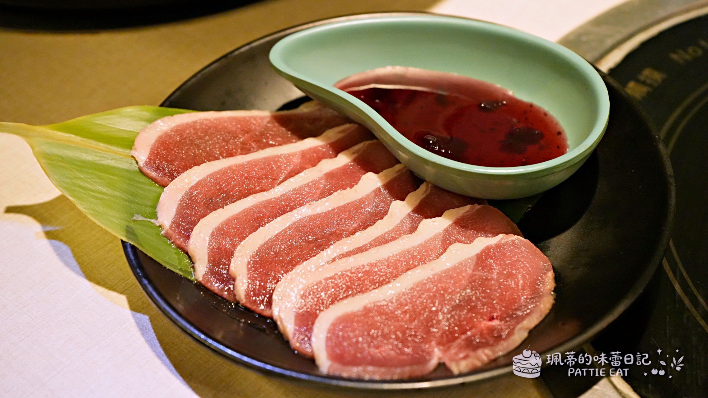 新莊美食推薦 饞饞燒肉｜不用1500就能A5和牛吃到飽 輔大捷運站平價火烤兩吃到飽 內附最新菜單 @珮蒂的味蕾日記
