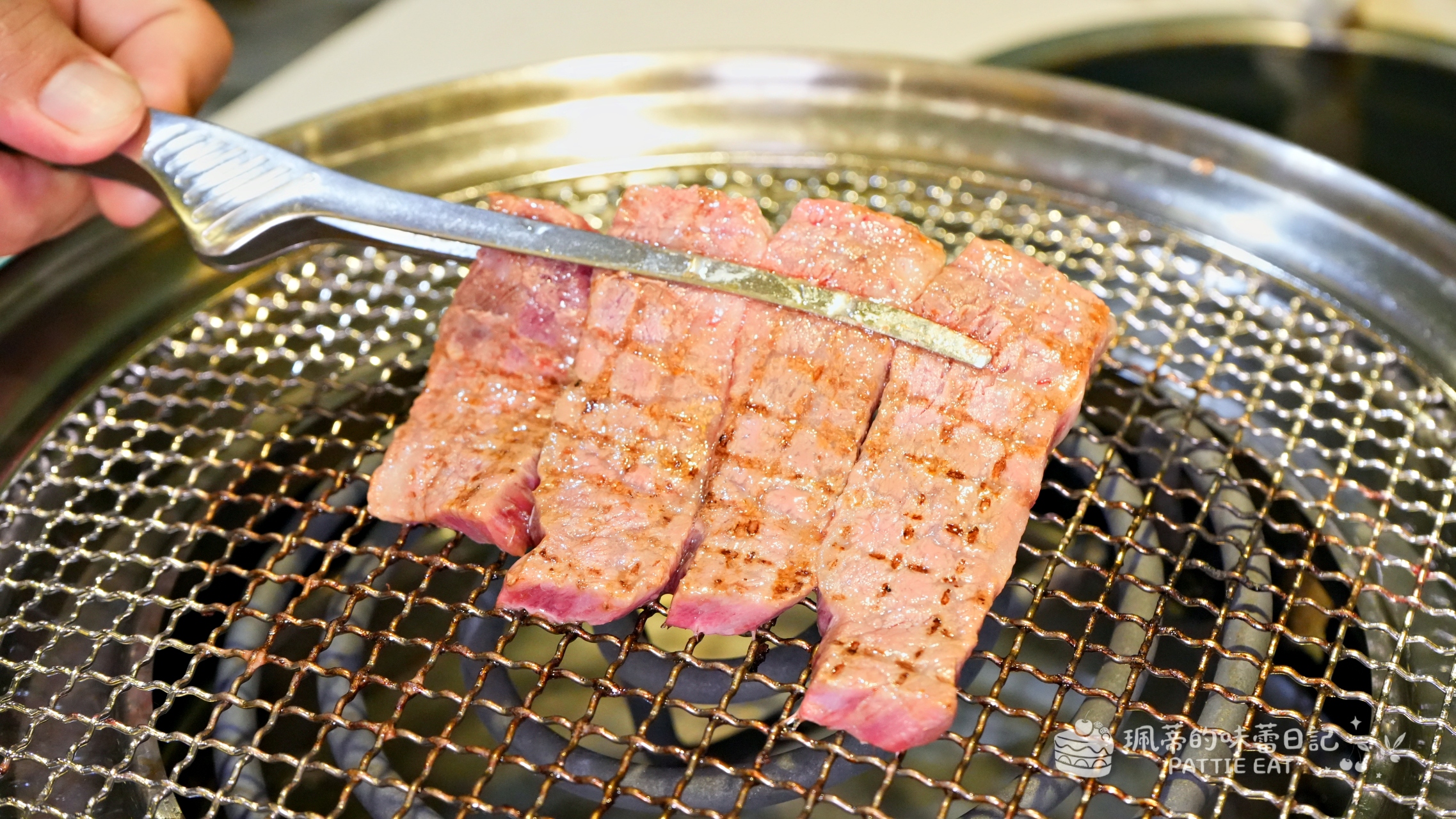 新莊美食推薦 饞饞燒肉｜不用1500就能A5和牛吃到飽 輔大捷運站平價火烤兩吃到飽 內附最新菜單 @珮蒂的味蕾日記