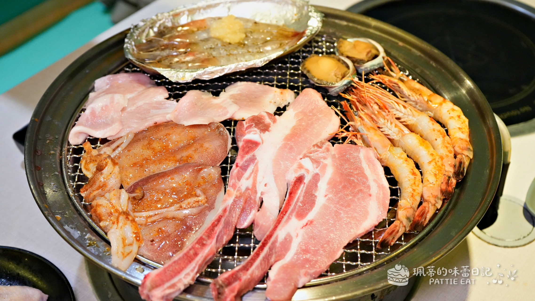 新莊美食推薦 饞饞燒肉｜不用1500就能A5和牛吃到飽 輔大捷運站平價火烤兩吃到飽 內附最新菜單 @珮蒂的味蕾日記