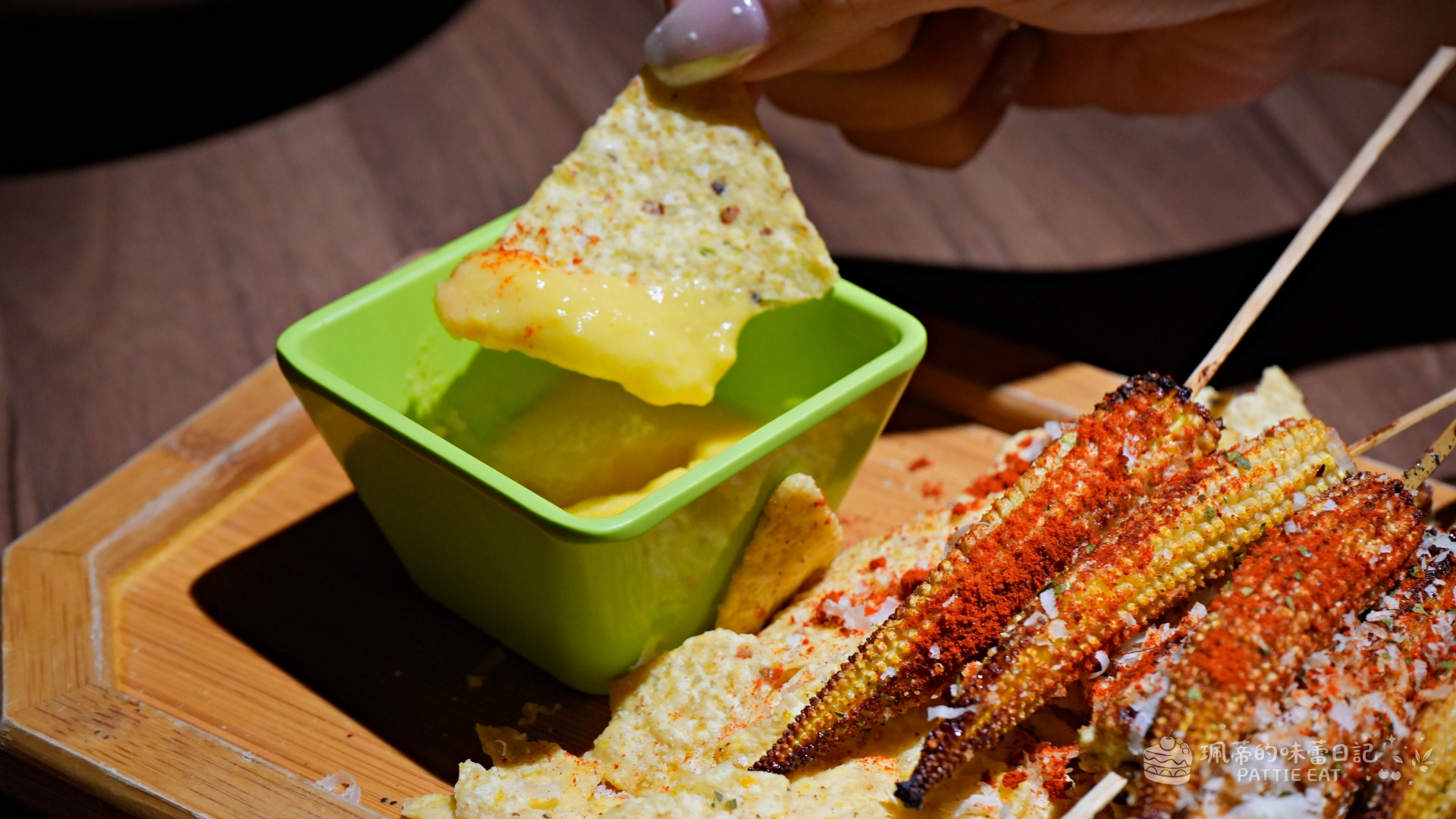 中山站美食推薦 逐愛轉運站｜適合約會慶生的復古閣樓餐廳 餐酒館 內附最新菜單 @珮蒂的味蕾日記