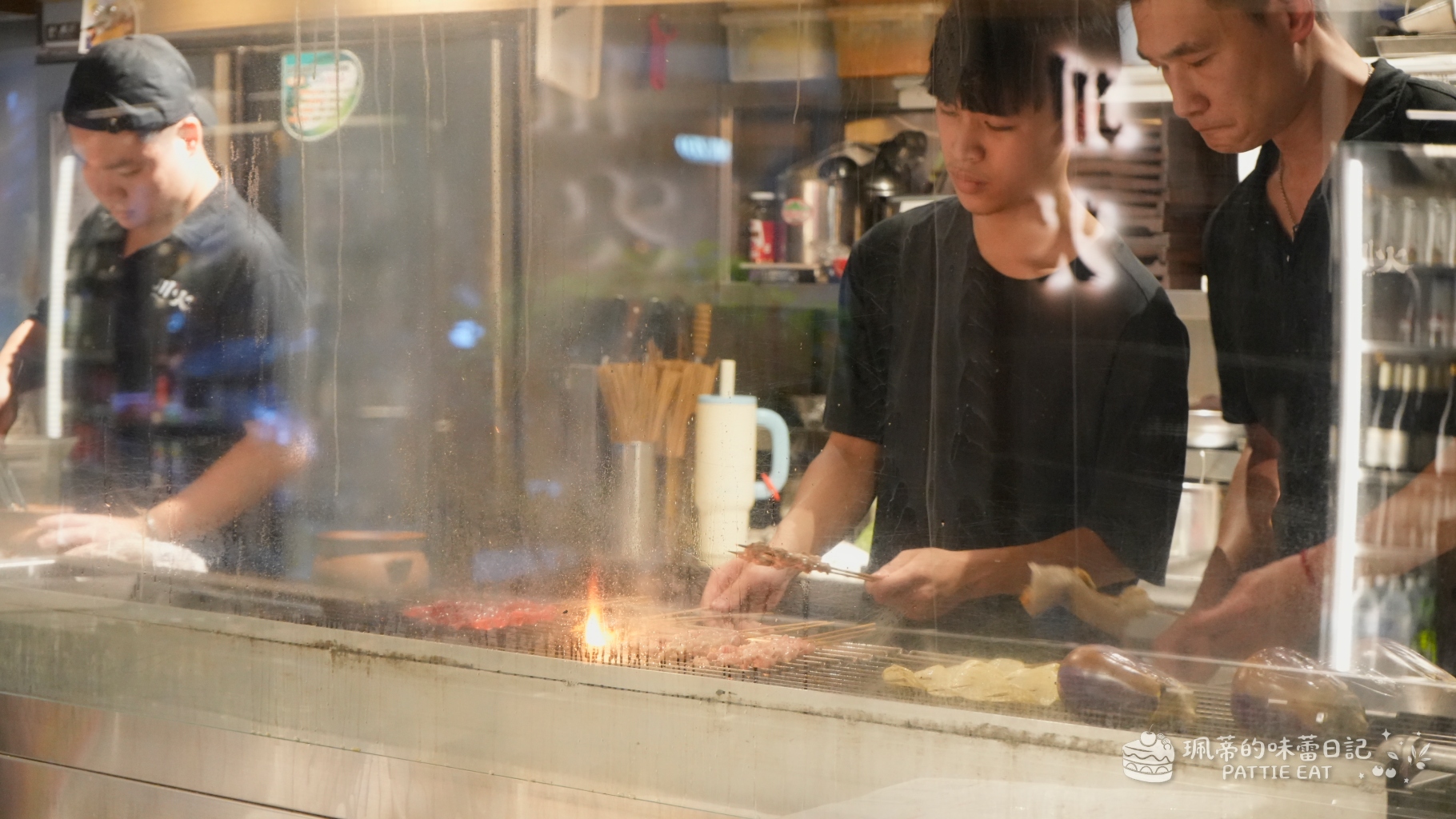 台北東區美食 川火成都燒烤|大安區 忠孝敦化聚餐餐廳推薦!必點蒜香小龍蝦、香菜牛肉串與道地烤芍皮 附完整菜單價格 @珮蒂的味蕾日記 台北東區美食 川火成都燒烤|大安區 忠孝敦化聚餐餐廳推薦!必點蒜香小龍蝦、香菜牛肉串與道地烤芍皮 附完整菜單價格 @珮蒂的味蕾日記