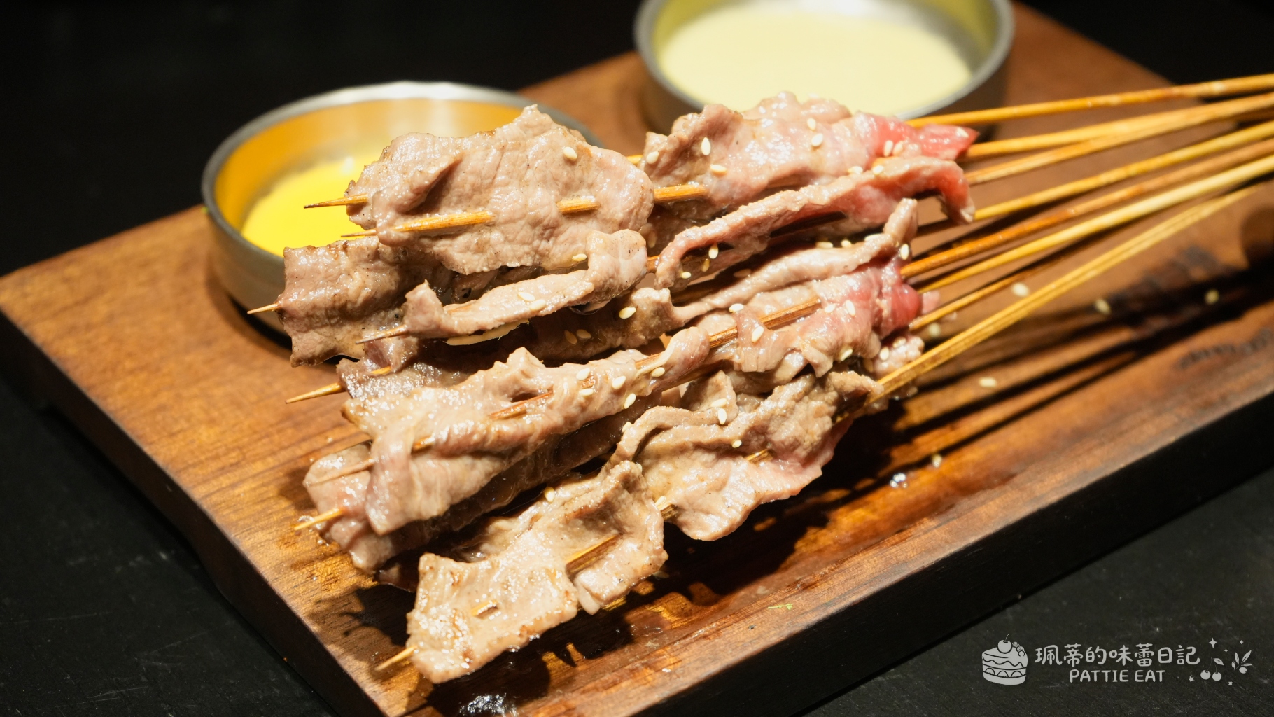 台北東區美食 川火成都燒烤|大安區 忠孝敦化聚餐餐廳推薦!必點蒜香小龍蝦、香菜牛肉串與道地烤芍皮 附完整菜單價格 @珮蒂的味蕾日記 台北東區美食 川火成都燒烤|大安區 忠孝敦化聚餐餐廳推薦!必點蒜香小龍蝦、香菜牛肉串與道地烤芍皮 附完整菜單價格 @珮蒂的味蕾日記