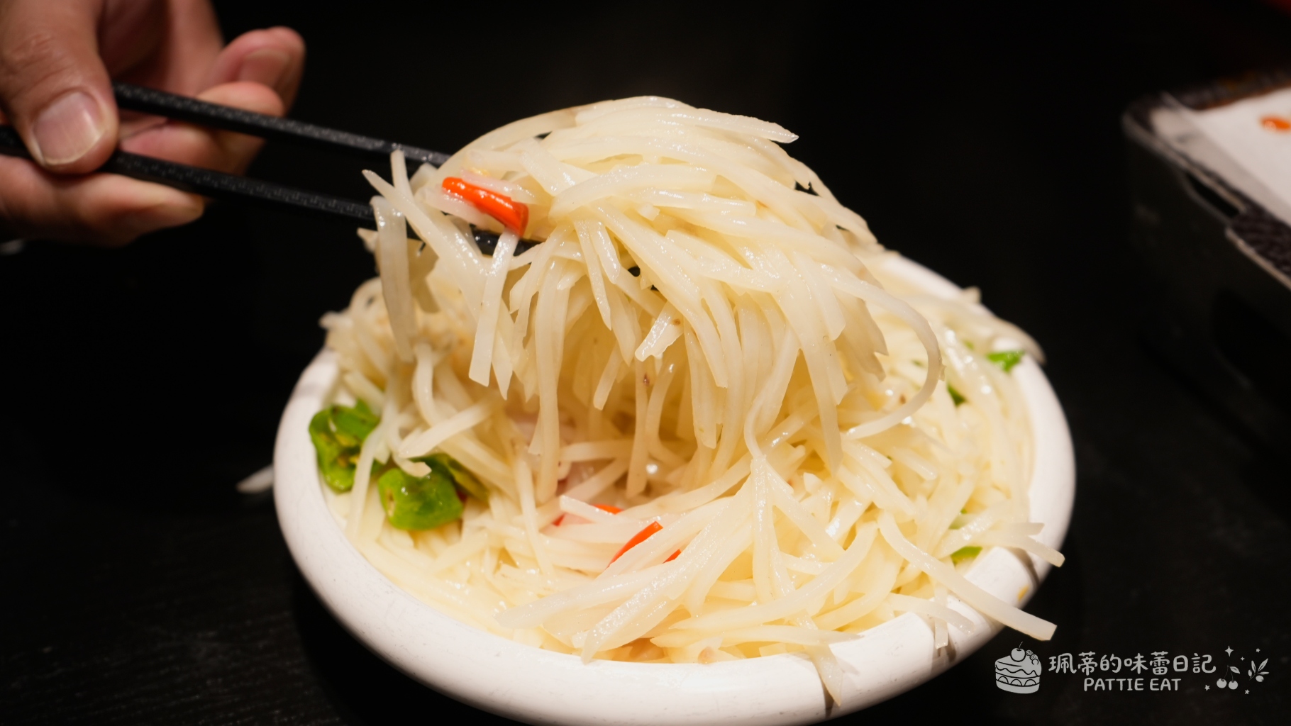 台北東區美食 川火成都燒烤|大安區 忠孝敦化聚餐餐廳推薦!必點蒜香小龍蝦、香菜牛肉串與道地烤芍皮 附完整菜單價格 @珮蒂的味蕾日記 台北東區美食 川火成都燒烤|大安區 忠孝敦化聚餐餐廳推薦!必點蒜香小龍蝦、香菜牛肉串與道地烤芍皮 附完整菜單價格 @珮蒂的味蕾日記