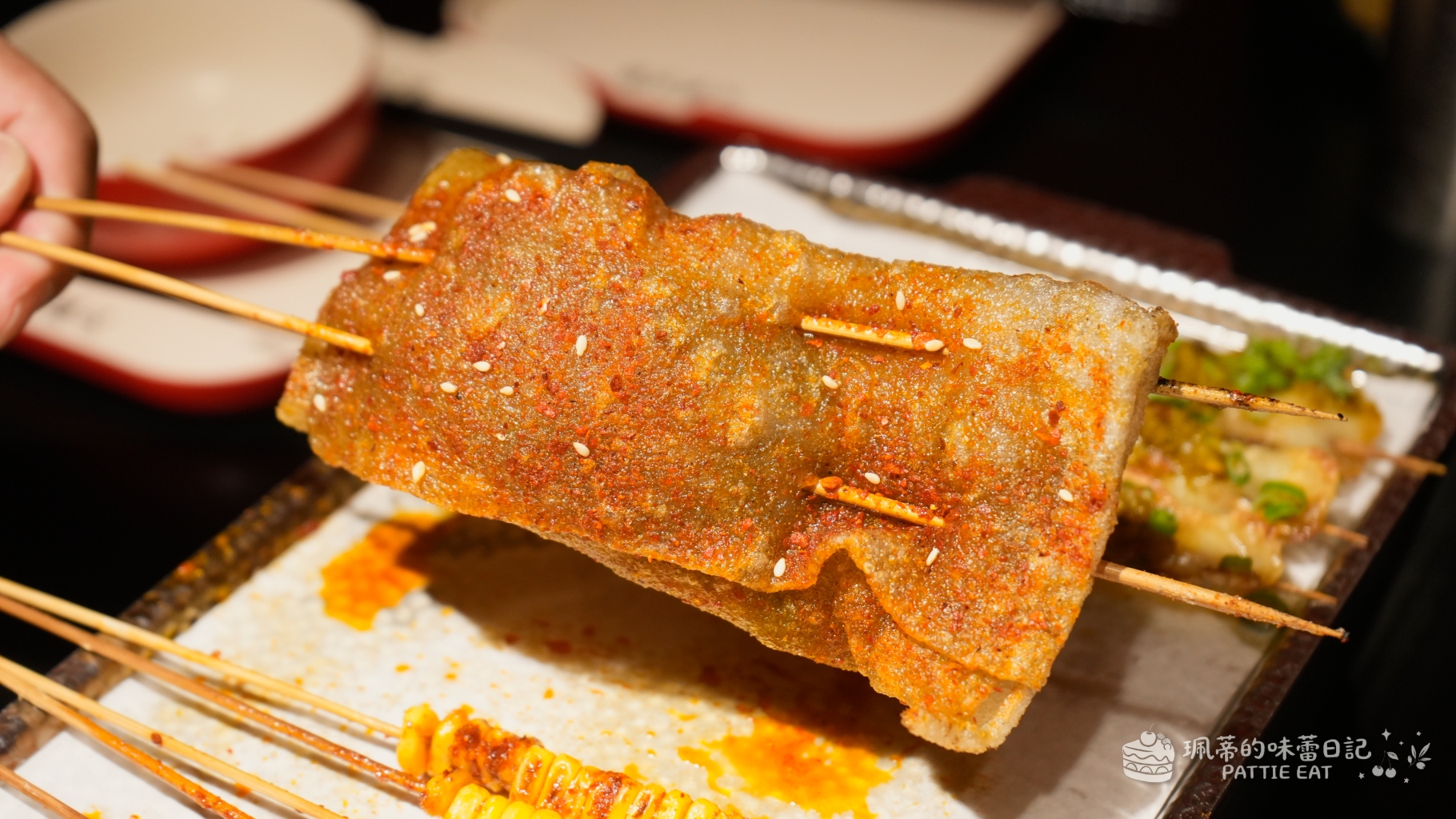 台北東區美食 川火成都燒烤|大安區 忠孝敦化聚餐餐廳推薦!必點蒜香小龍蝦、香菜牛肉串與道地烤芍皮 附完整菜單價格 @珮蒂的味蕾日記 台北東區美食 川火成都燒烤|大安區 忠孝敦化聚餐餐廳推薦!必點蒜香小龍蝦、香菜牛肉串與道地烤芍皮 附完整菜單價格 @珮蒂的味蕾日記