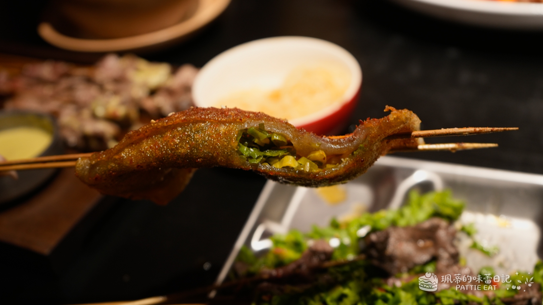 台北東區美食 川火成都燒烤|大安區 忠孝敦化聚餐餐廳推薦!必點蒜香小龍蝦、香菜牛肉串與道地烤芍皮 附完整菜單價格 @珮蒂的味蕾日記 台北東區美食 川火成都燒烤|大安區 忠孝敦化聚餐餐廳推薦!必點蒜香小龍蝦、香菜牛肉串與道地烤芍皮 附完整菜單價格 @珮蒂的味蕾日記