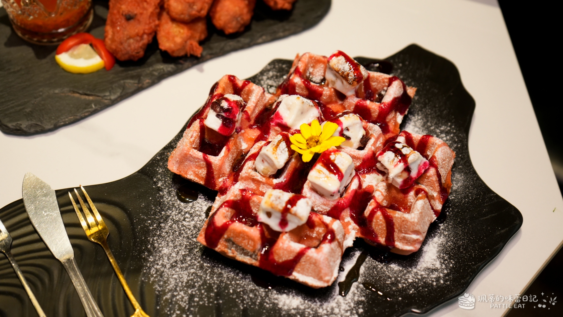台北中山區美食推薦 赤雞人間餐酒館CHIJI SPACE Bistro｜白天咖啡廳夜間餐酒館！捷運行天宮站5分鐘 @珮蒂的味蕾日記