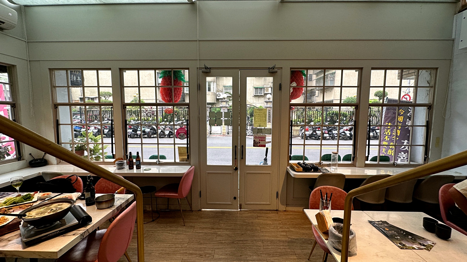 台北中山區美食 韓丰117|松江南京站玻璃屋韓式餐廳 必喝6小時熬煮蒜頭蛤蜊雞湯 台北聚餐推薦 @珮蒂的味蕾日記 台北中山區美食 韓丰117|松江南京站玻璃屋韓式餐廳 必喝6小時熬煮蒜頭蛤蜊雞湯 台北聚餐推薦 @珮蒂的味蕾日記