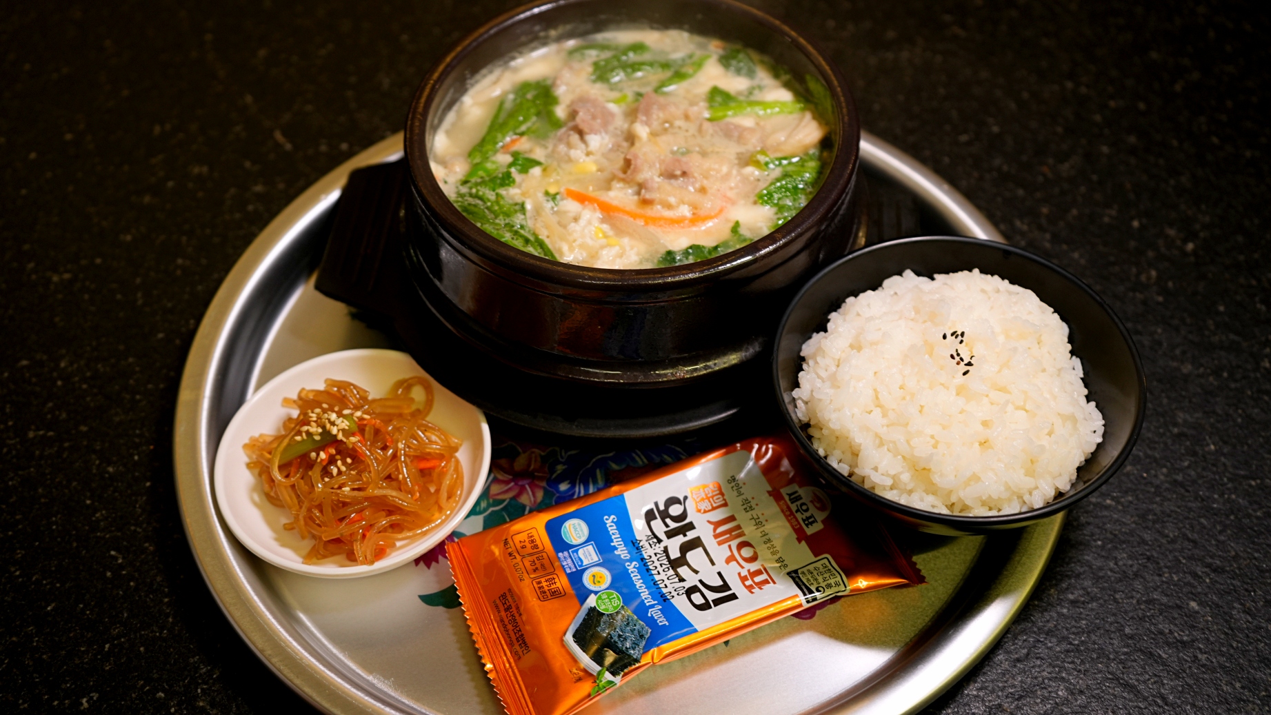 中和美食推薦 豆浦두포 豆腐鍋專賣｜捷運景安站平價韓式料理 小菜、飲料、冰淇淋吃到飽 @珮蒂的味蕾日記