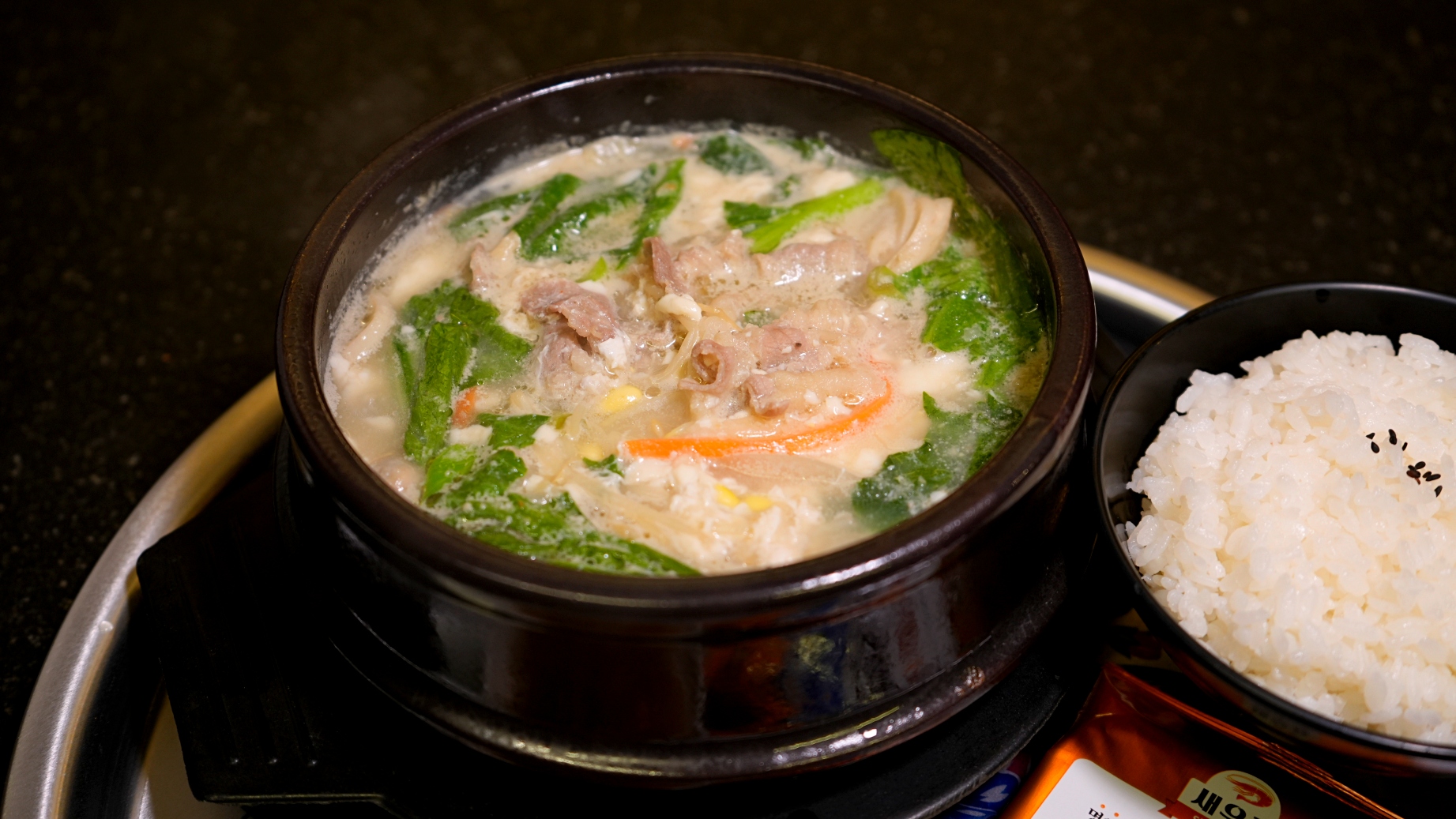 中和美食推薦 豆浦두포 豆腐鍋專賣｜捷運景安站平價韓式料理 小菜、飲料、冰淇淋吃到飽 @珮蒂的味蕾日記