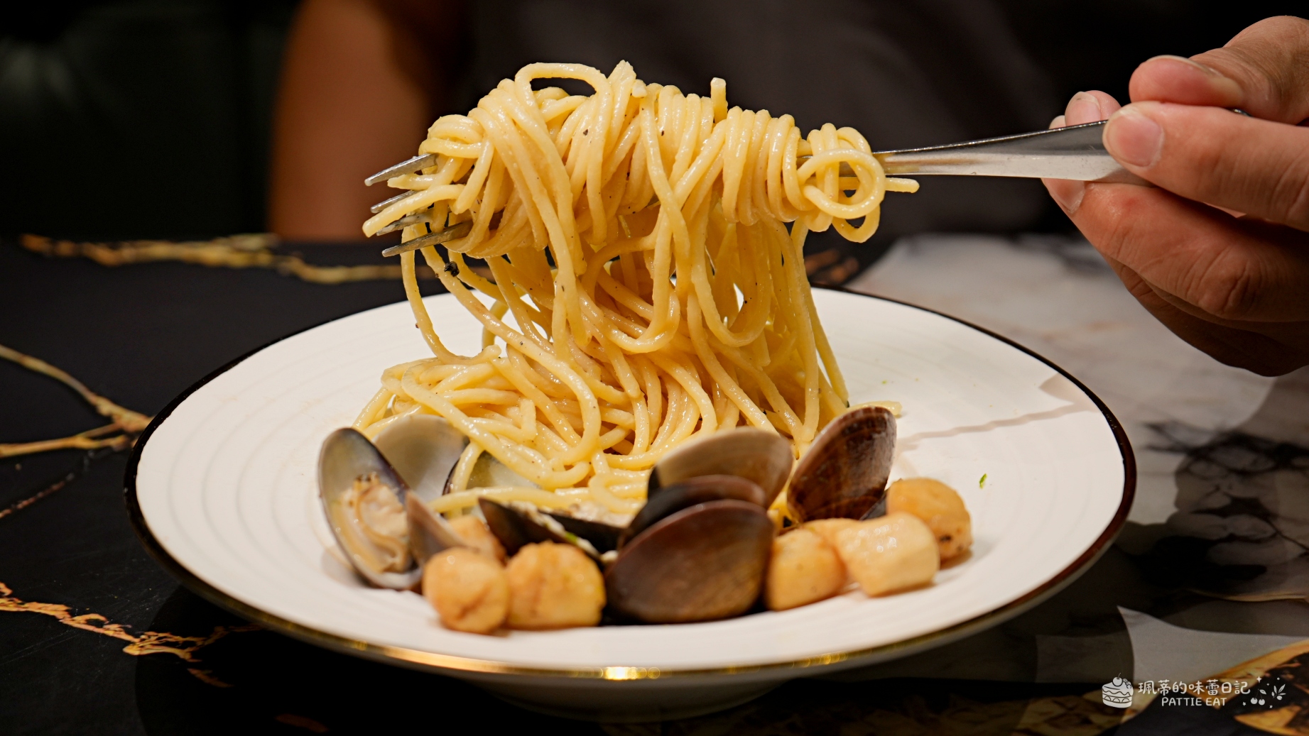 台北捷運中山站 First One Bistro佛斯特旺餐酒館|大同區餐廳推薦 平日中午也座無虛席!義大利麵、牛排、雙人套餐、商業午餐推薦 @珮蒂的味蕾日記 台北捷運中山站 First One Bistro佛斯特旺餐酒館|大同區餐廳推薦 平日中午也座無虛席!義大利麵、牛排、雙人套餐、商業午餐推薦 @珮蒂的味蕾日記