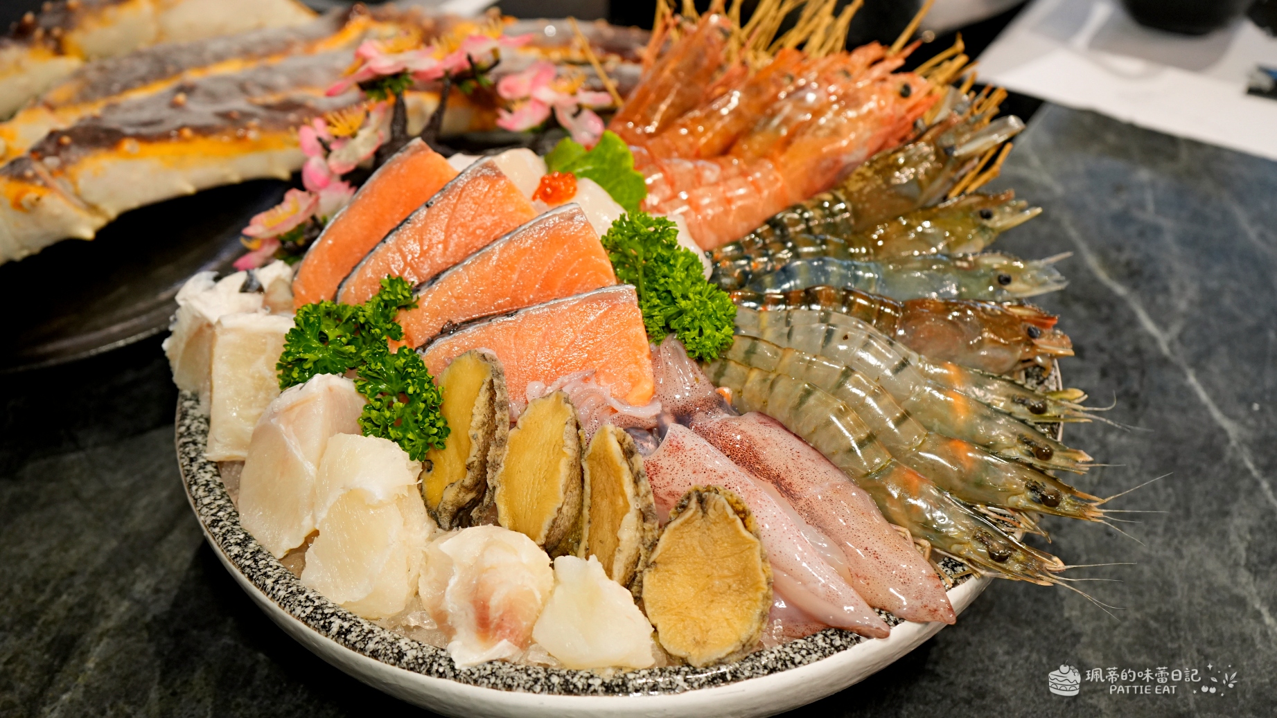 台北中山區美食 武鶴和牛火鍋吉林總店|台北行天宮站最划算 A5和牛北海道鱈場蟹吃到飽 專人剝蝦服務 @珮蒂的味蕾日記 台北中山區美食 武鶴和牛火鍋吉林總店|台北行天宮站最划算 A5和牛北海道鱈場蟹吃到飽 專人剝蝦服務 @珮蒂的味蕾日記
