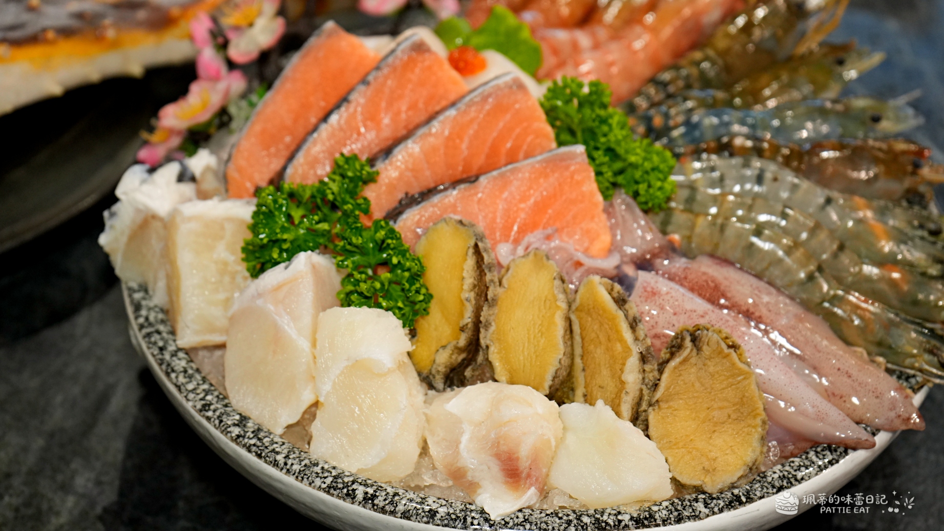 台北中山區美食 武鶴和牛火鍋吉林總店|台北行天宮站最划算 A5和牛北海道鱈場蟹吃到飽 專人剝蝦服務 @珮蒂的味蕾日記 台北中山區美食 武鶴和牛火鍋吉林總店|台北行天宮站最划算 A5和牛北海道鱈場蟹吃到飽 專人剝蝦服務 @珮蒂的味蕾日記
