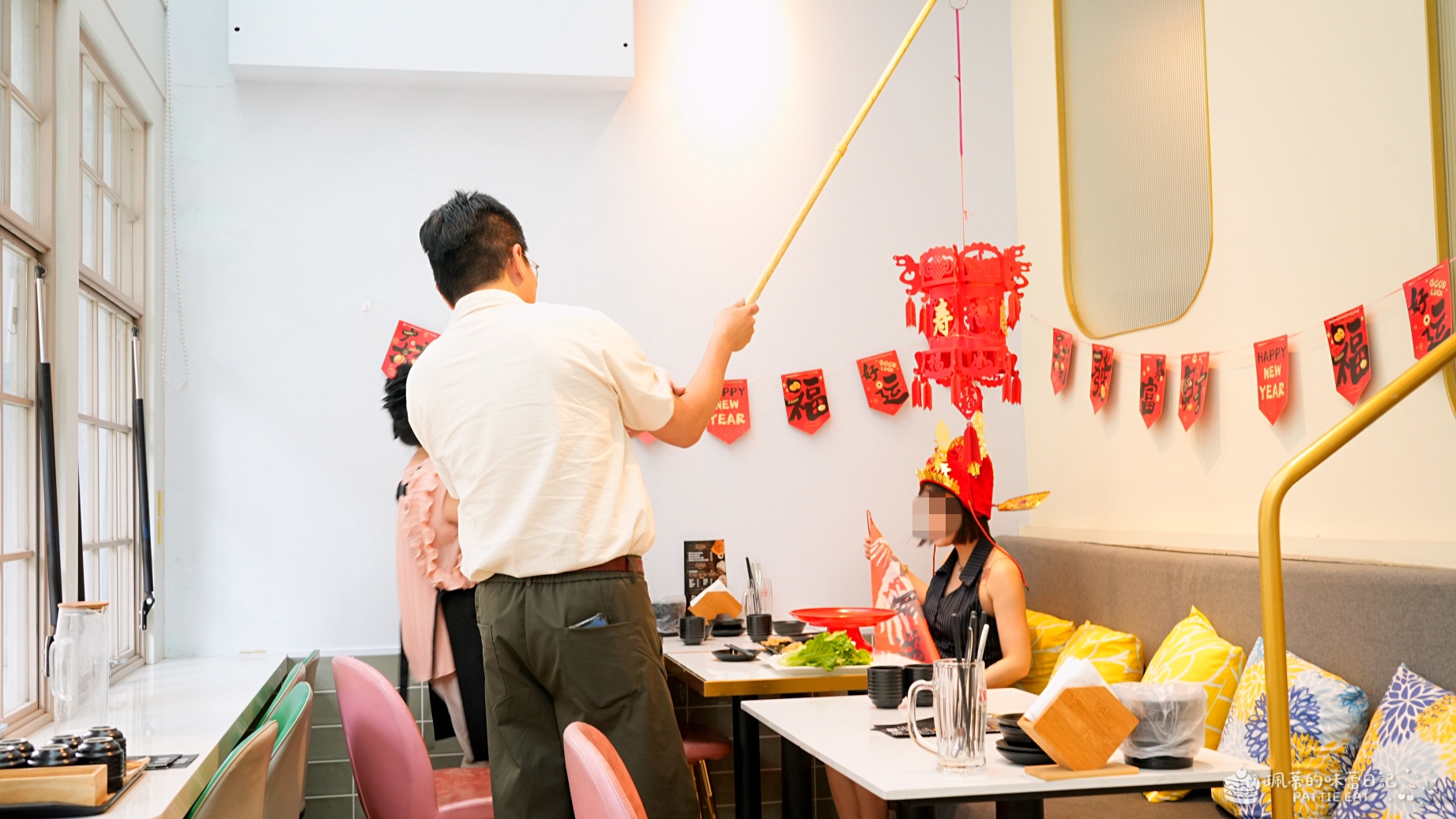 台北中山區美食 韓丰117|松江南京站玻璃屋韓式餐廳 必喝6小時熬煮蒜頭蛤蜊雞湯 台北聚餐推薦 @珮蒂的味蕾日記