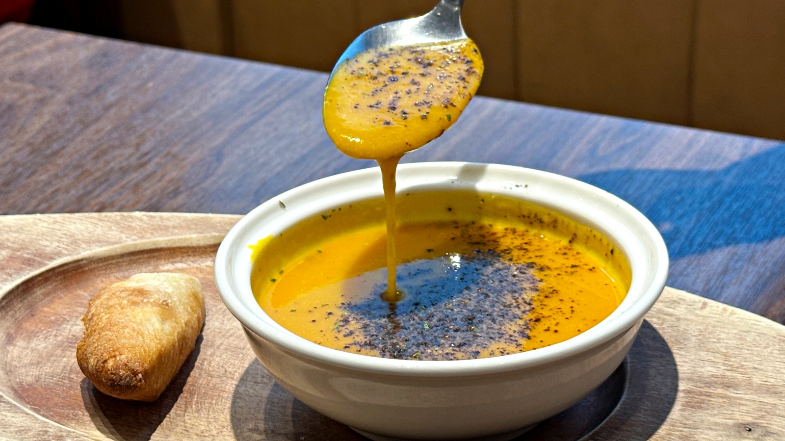 板橋蔬食 光焙若蔬食 SUN BERNO|路易莎旗下蔬食料理餐廳 美味推薦板橋車站旁聚餐首選 內附2026菜單與停車資訊 @珮蒂的味蕾日記