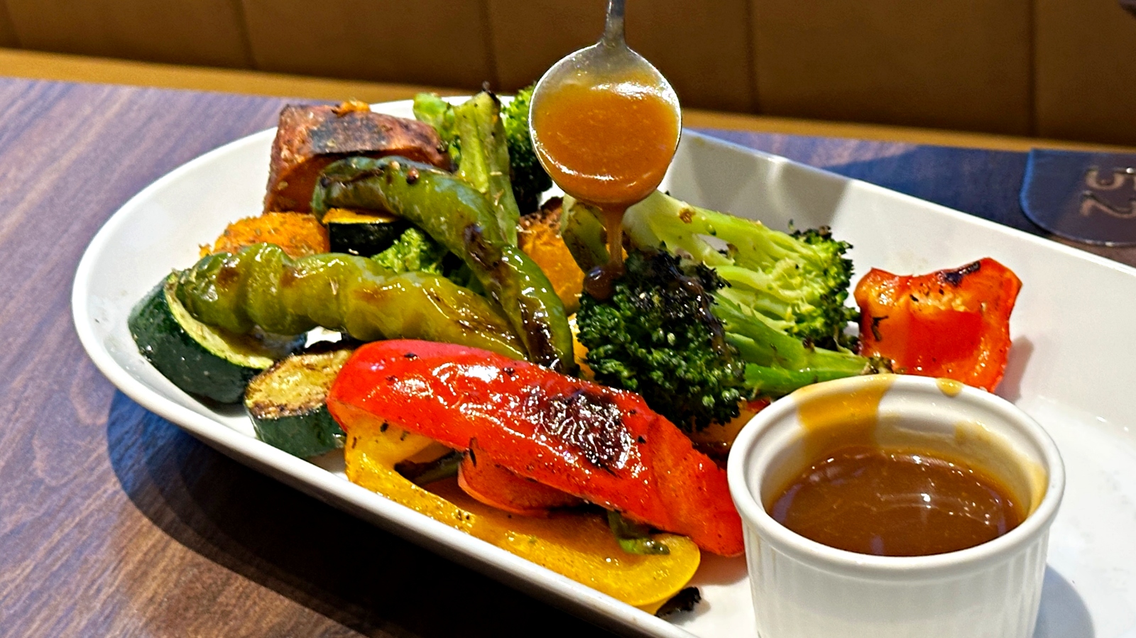 板橋蔬食 光焙若蔬食 SUN BERNO|路易莎旗下蔬食料理餐廳 美味推薦板橋車站旁聚餐首選 內附2026菜單與停車資訊 @珮蒂的味蕾日記