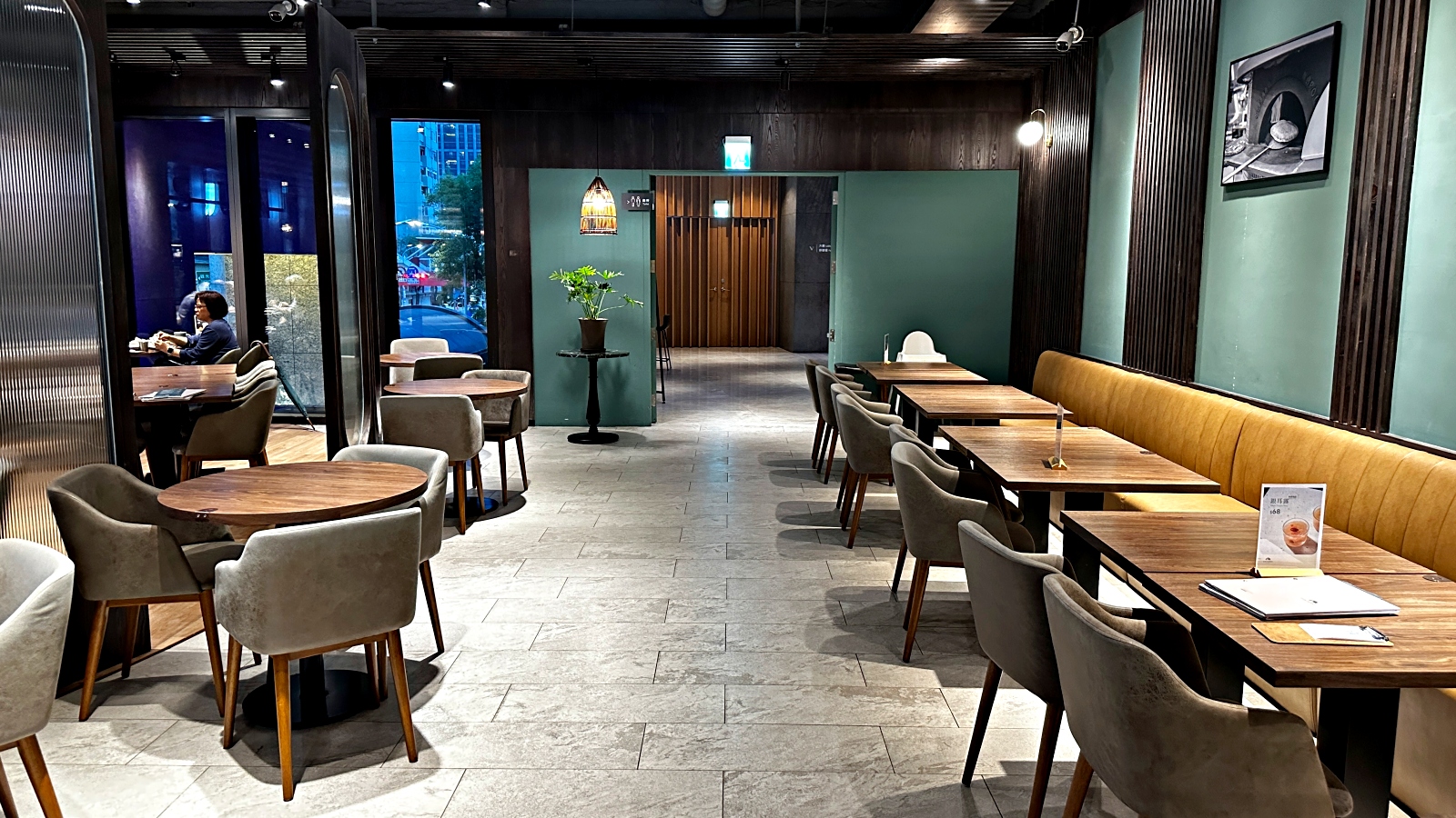 板橋蔬食 光焙若蔬食 SUN BERNO|路易莎旗下蔬食料理餐廳 美味推薦板橋車站旁聚餐首選 內附2026菜單與停車資訊 @珮蒂的味蕾日記