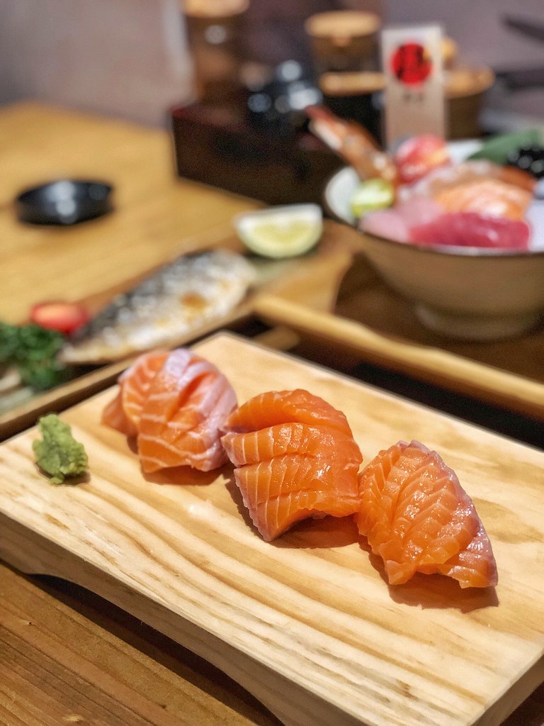 (花蓮美食 耕壽司) 人氣炙燒鮭魚 高CP值平價日本料理 深夜美食 @珮蒂的味蕾日記