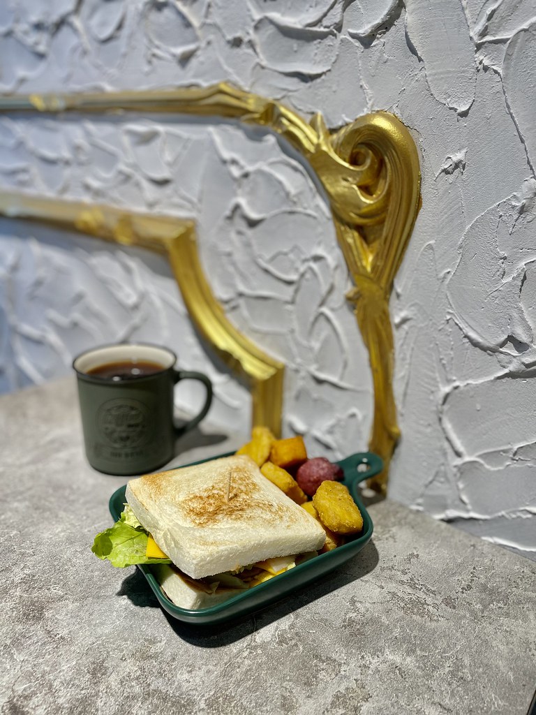新北永和美食 自然醒吧早午餐 |  用料實在 裝潢漂亮的早午餐 @珮蒂的味蕾日記