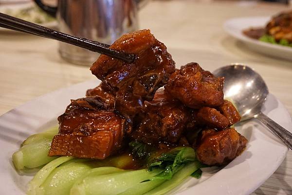 板橋美食 上海廚藝餐廳 | 童萬來40年老師傅 傳統上海菜 聚餐好選擇 @珮蒂的味蕾日記